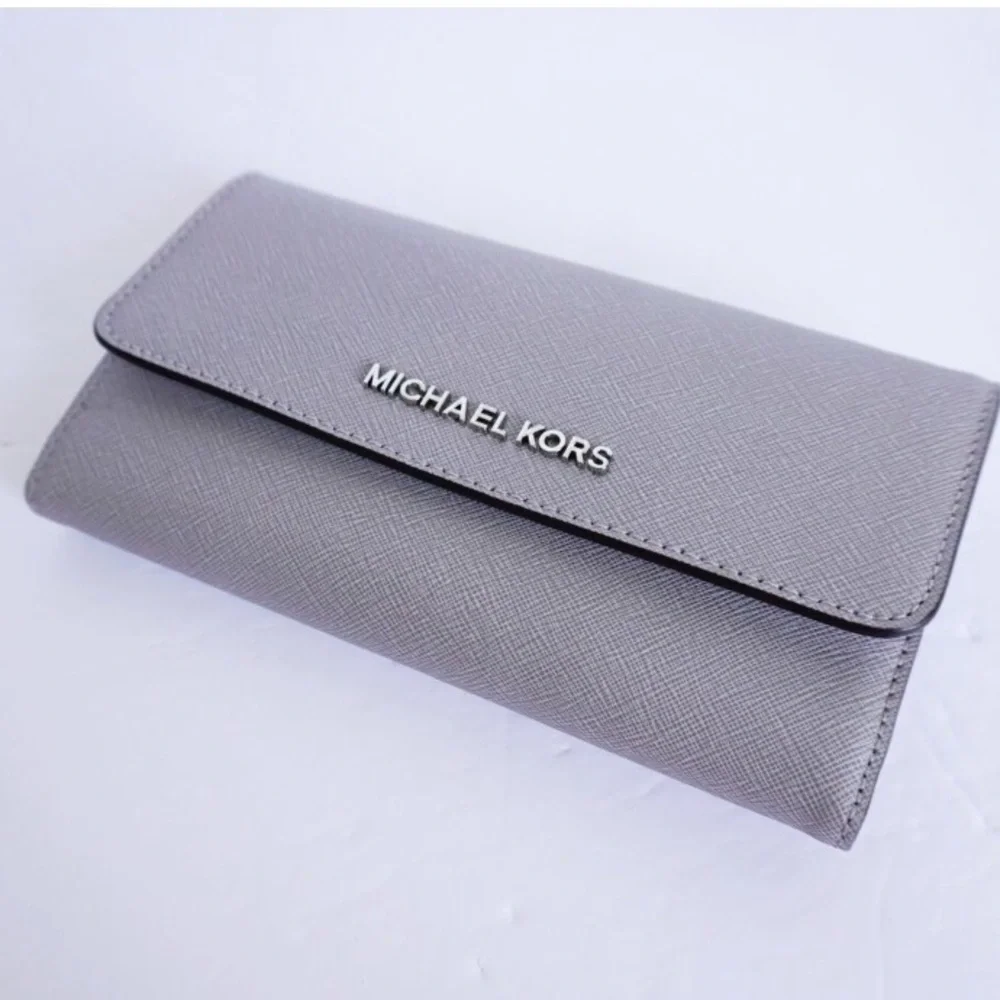 NWT! MICHAEL Michael Kors large trifold jet set ash grey wallet